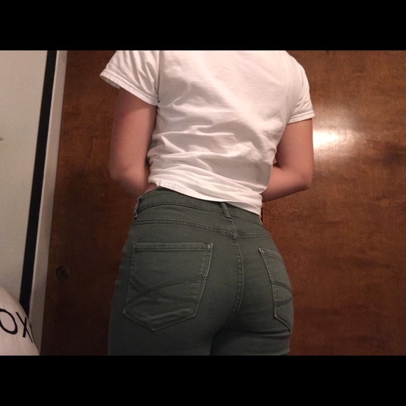 Olive green jeans - Picture 2 of 5